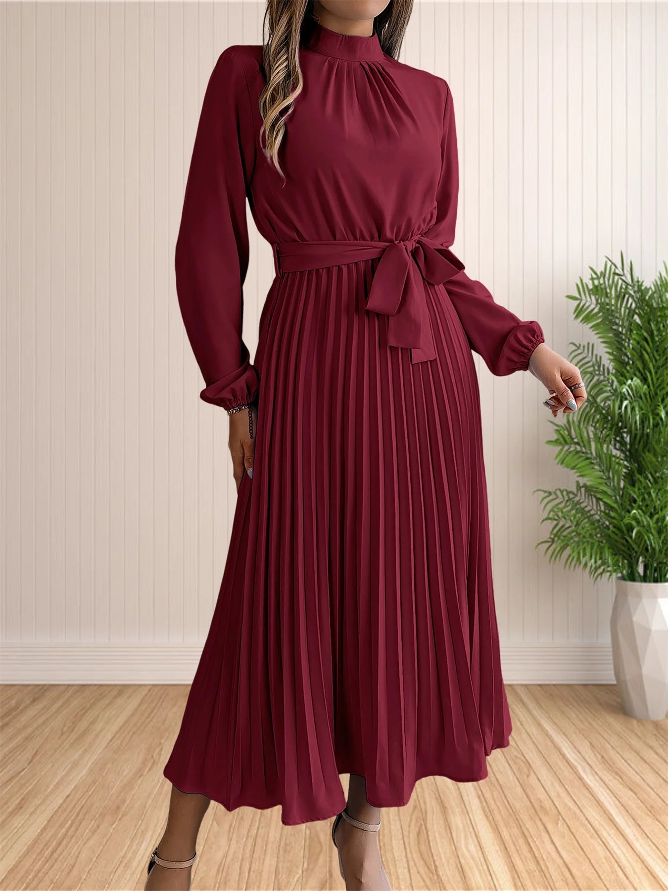 Elegant Pleated Long Sleeved Chic Dress
