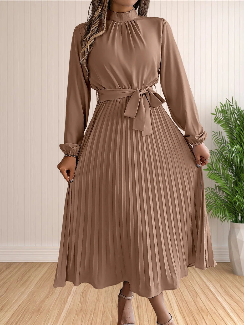 Elegant Pleated Long Sleeved Chic Dress