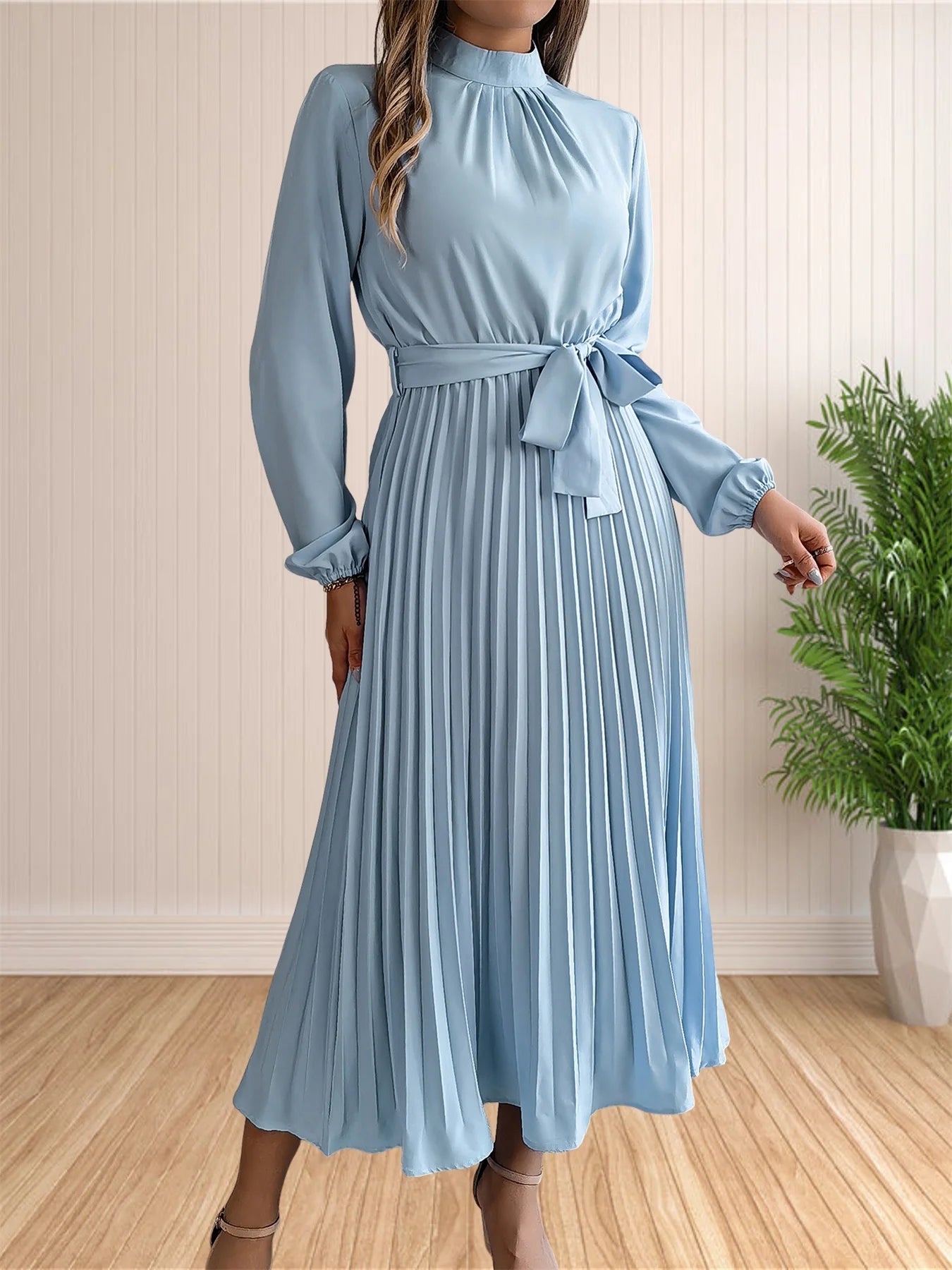 Elegant Pleated Long Sleeved Chic Dress