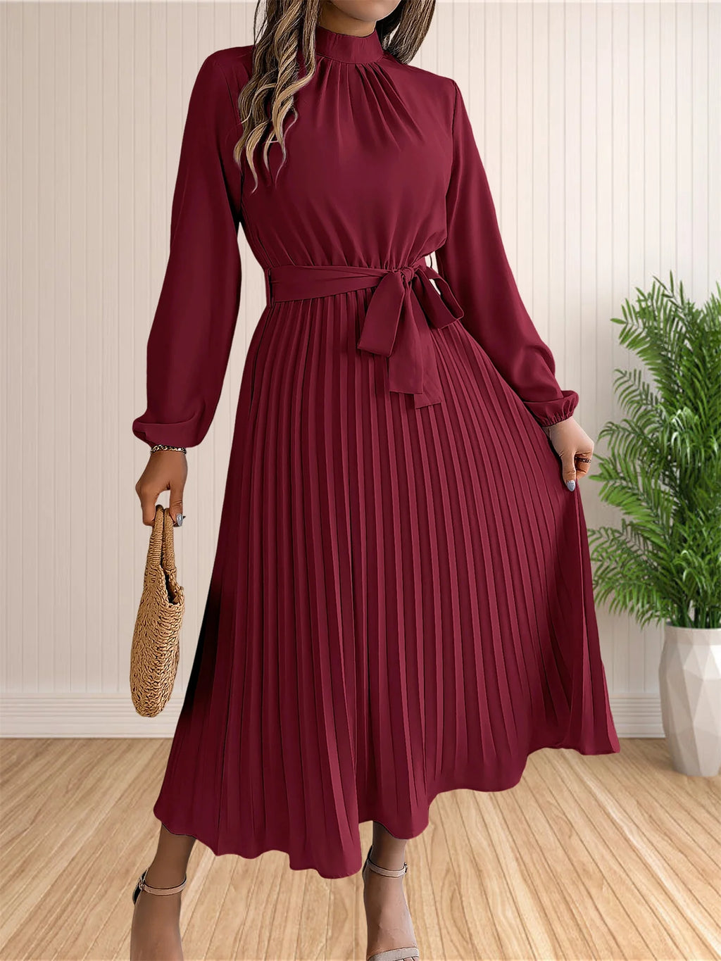 Elegant Pleated Long Sleeved Chic Dress